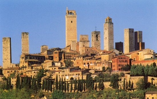 Tuscan medieval towns and their festivals